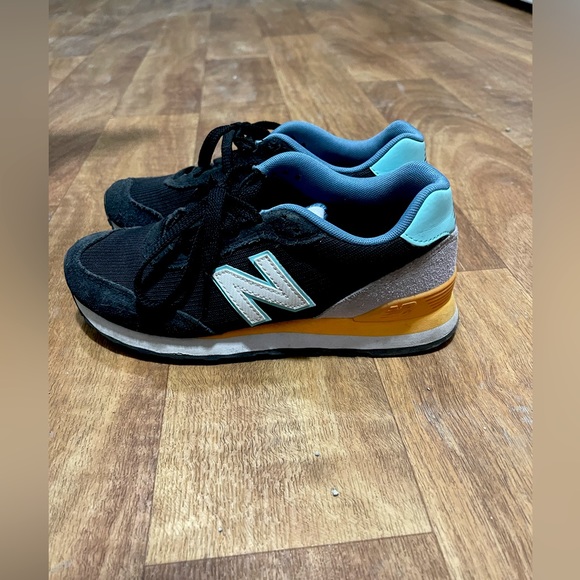New Balance Shoes - Size 6 New Balance sneakers: lightly worn